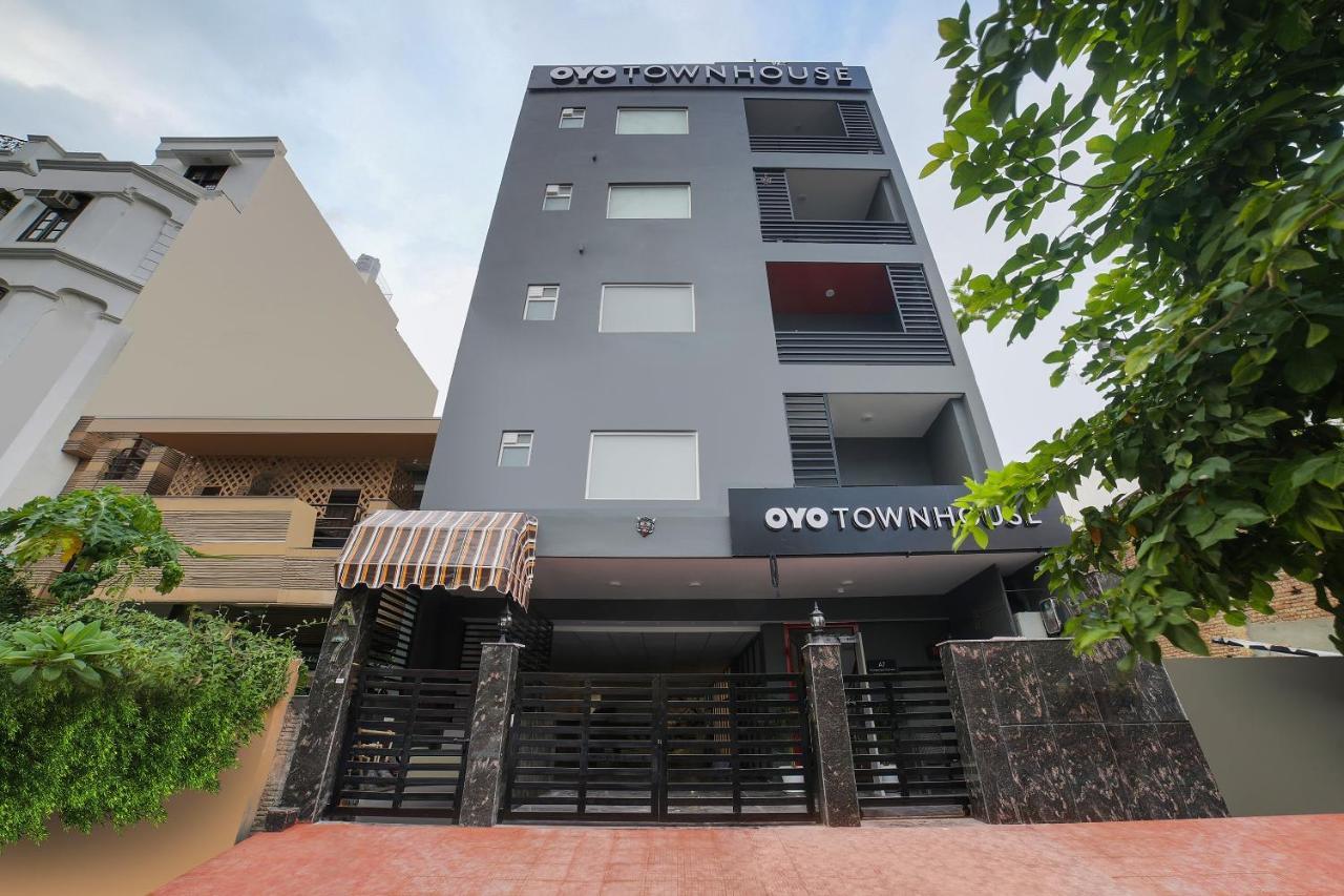 Oyo Townhouse 019 Anand Vihar Hotel New Delhi Luaran gambar