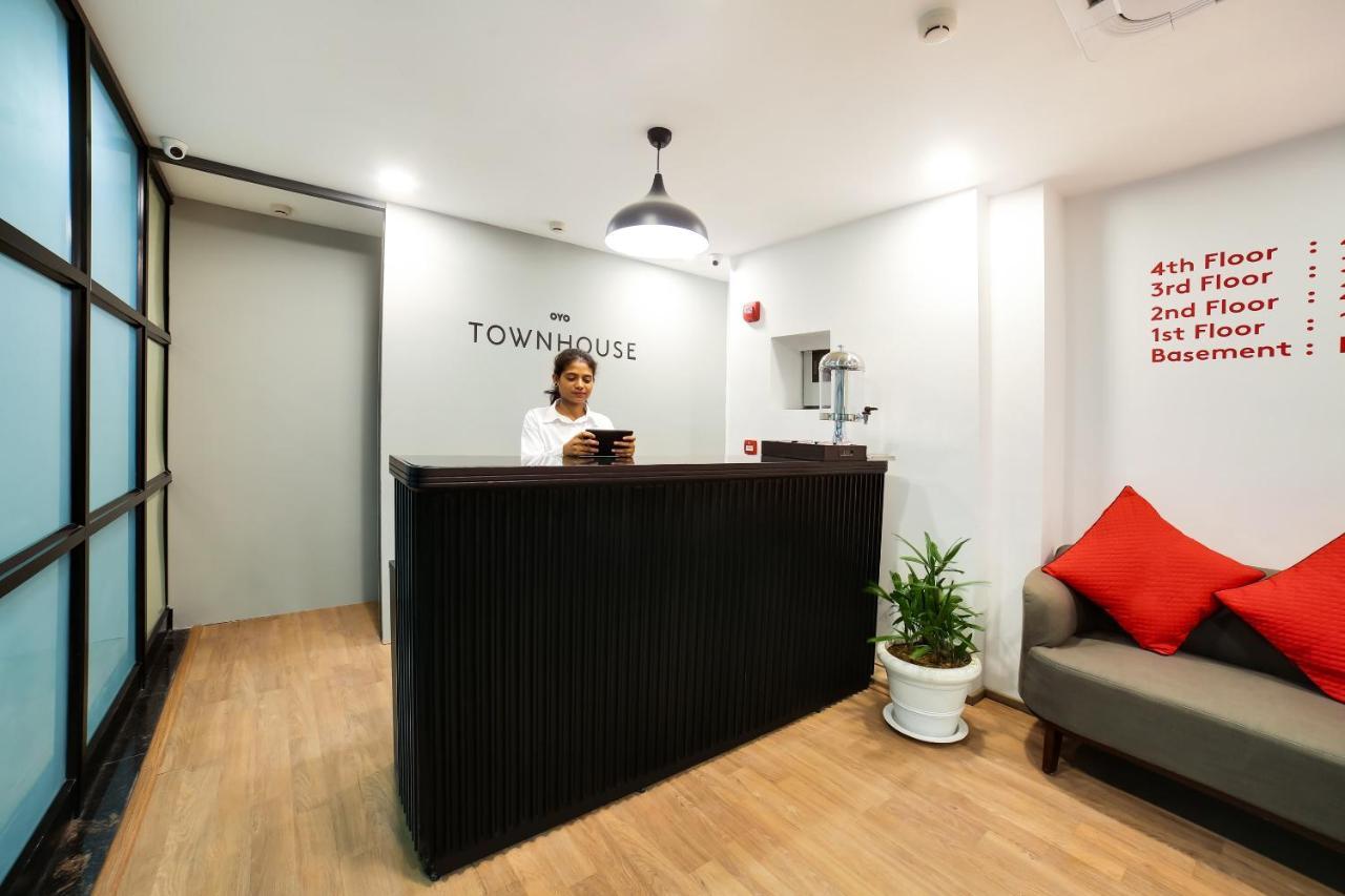 Oyo Townhouse 019 Anand Vihar Hotel New Delhi Luaran gambar